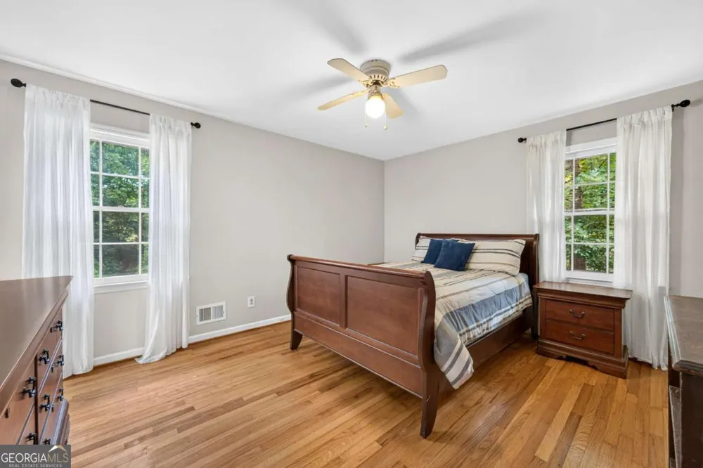 106 St James CT Athens, GA 30606
