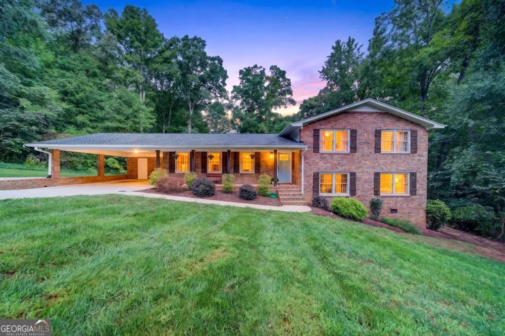 106 St James CT Athens, GA 30606