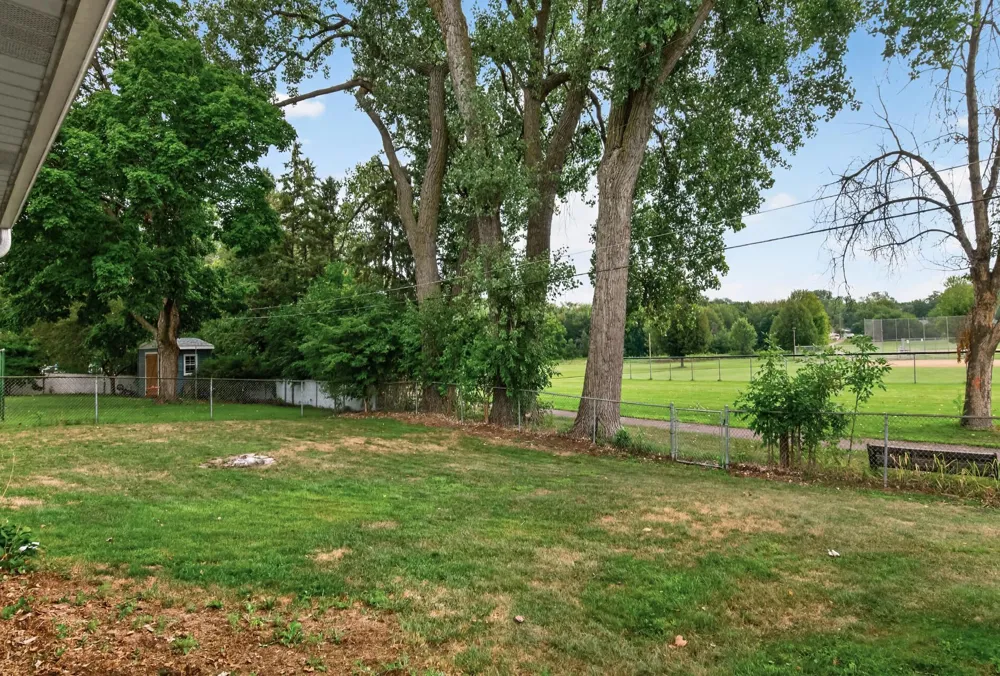 10957 Magnolia Street NW Coon Rapids, MN 55448