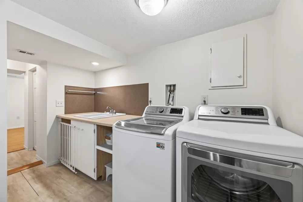 10957 Magnolia Street NW Coon Rapids, MN 55448
