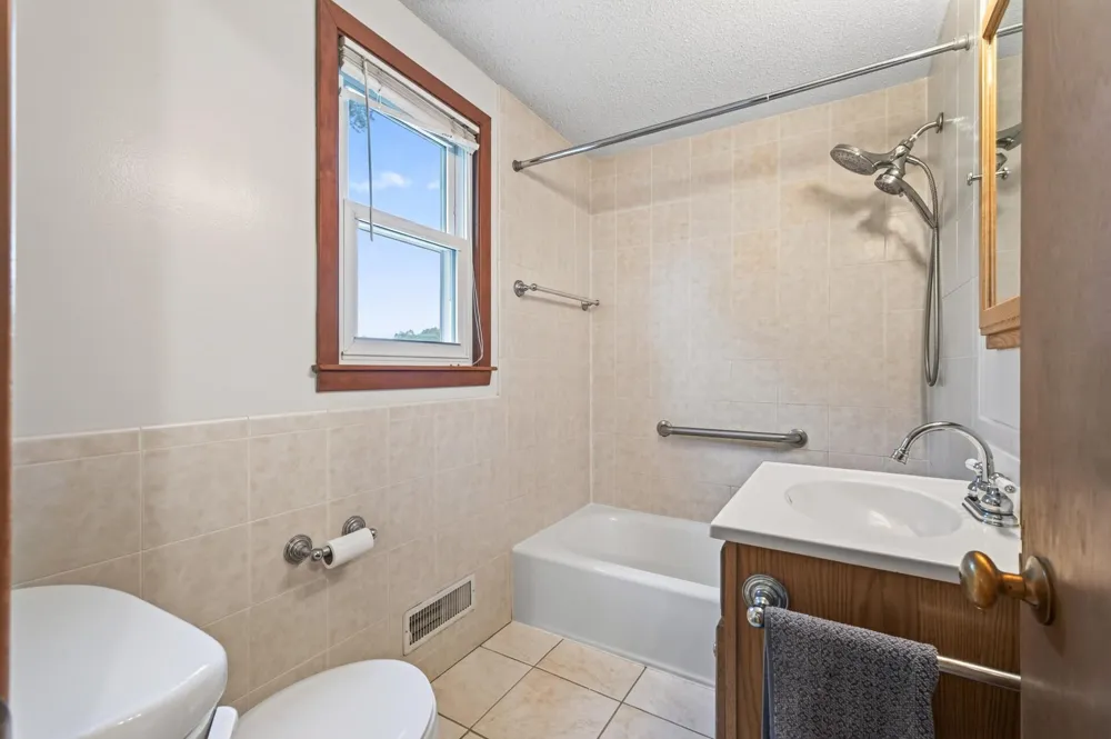 10957 Magnolia Street NW Coon Rapids, MN 55448