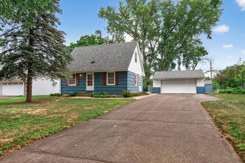 10957 Magnolia Street NW Coon Rapids, MN 55448