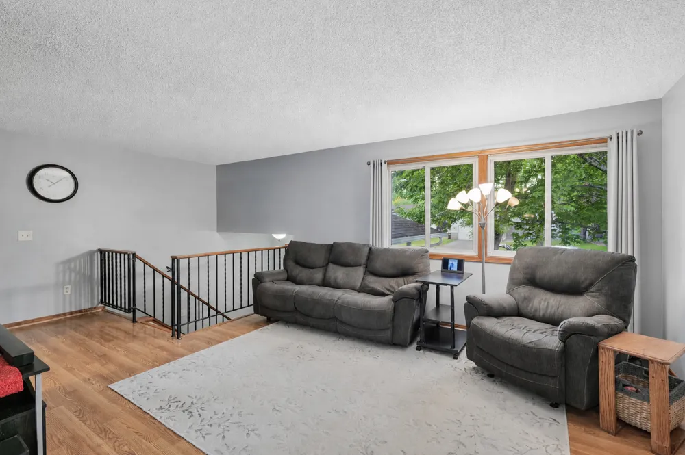 9115 Janero Avenue S Cottage Grove, MN 55016