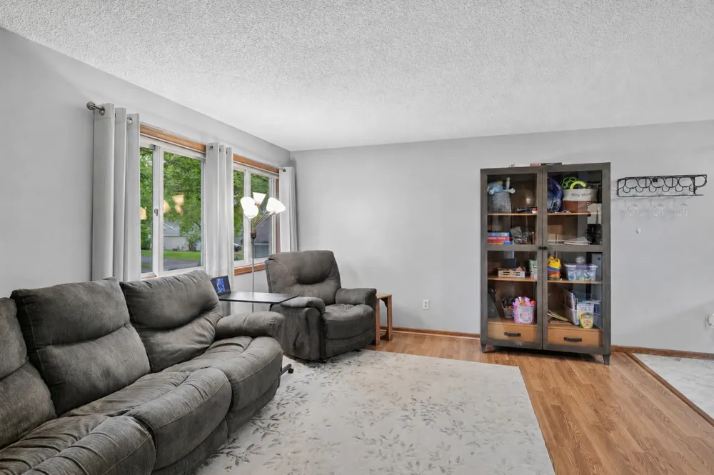 9115 Janero Avenue S Cottage Grove, MN 55016