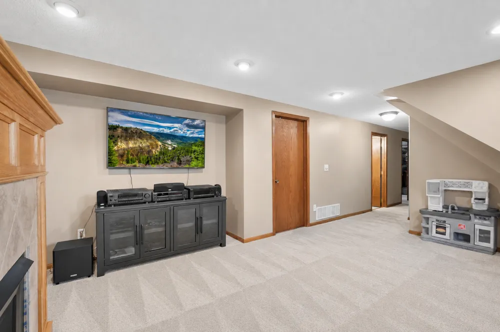9115 Janero Avenue S Cottage Grove, MN 55016