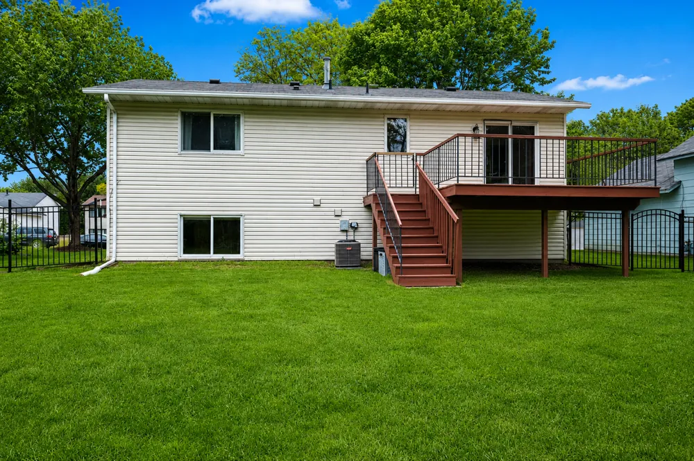 9115 Janero Avenue S Cottage Grove, MN 55016