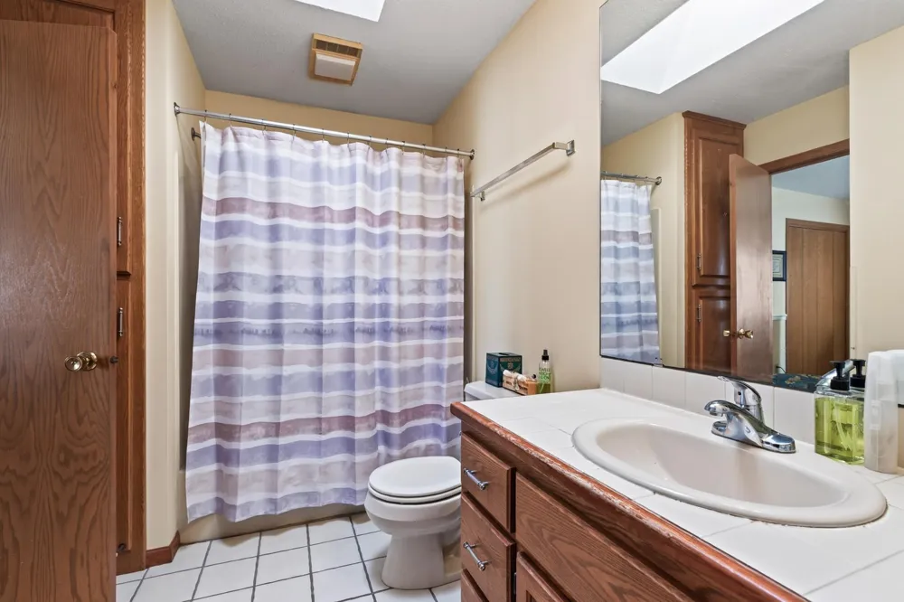 3212 Sunset Lake Drive Burnsville, MN 55337