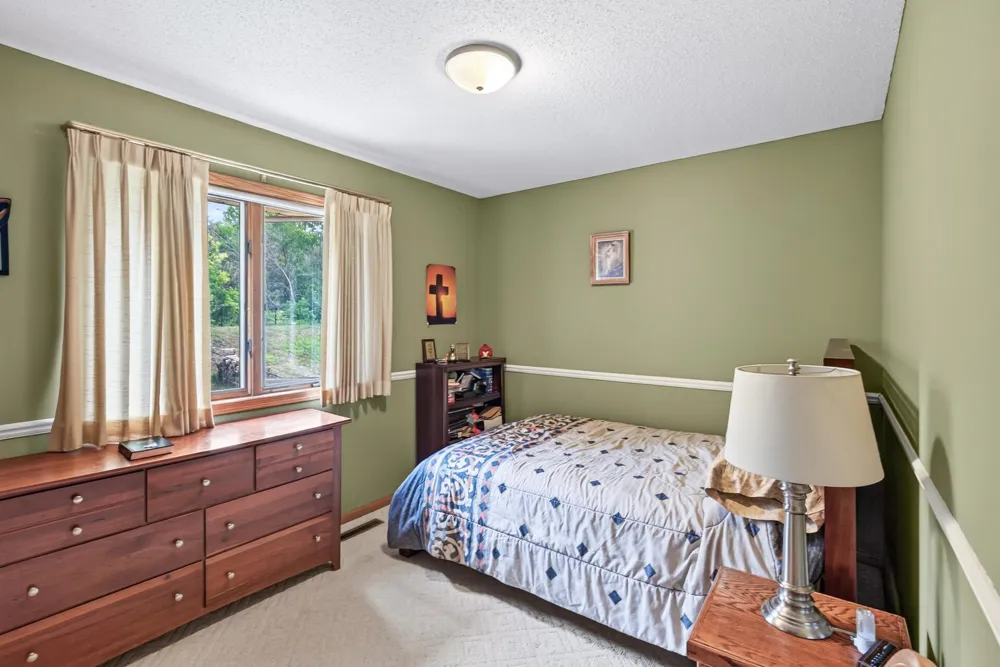 3212 Sunset Lake Drive Burnsville, MN 55337