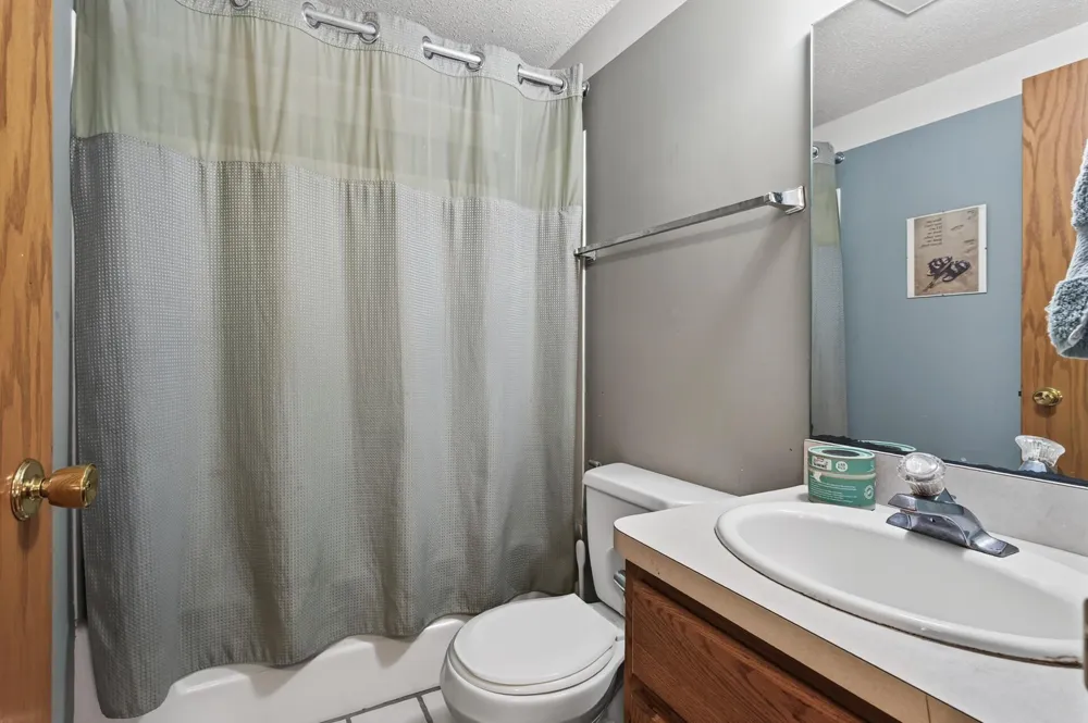 3212 Sunset Lake Drive Burnsville, MN 55337