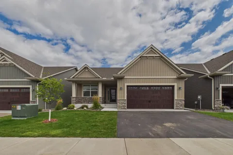 4558 Landmark Drive NE