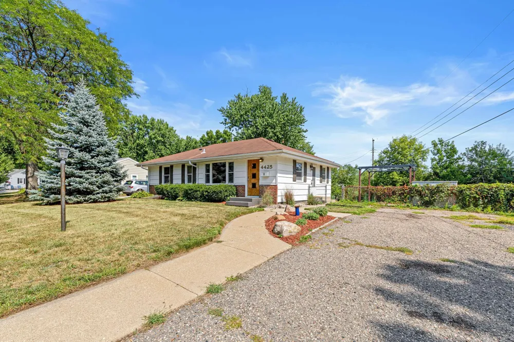 4425 Crawford Road Minnetonka, MN 55343