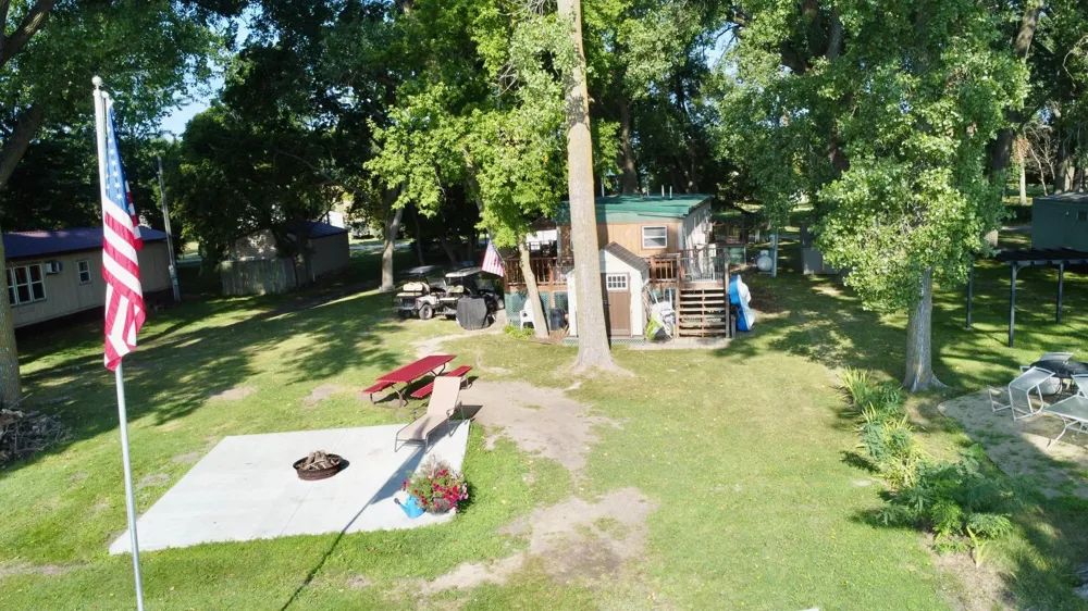 48470 Baileys Bay Road Big Stone City, SD 57216
