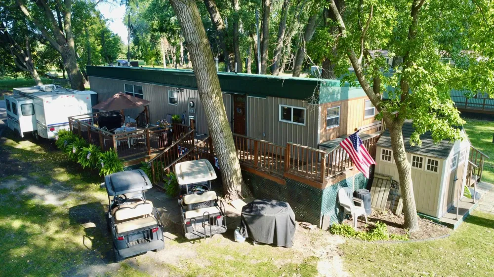 48470 Baileys Bay Road Big Stone City, SD 57216