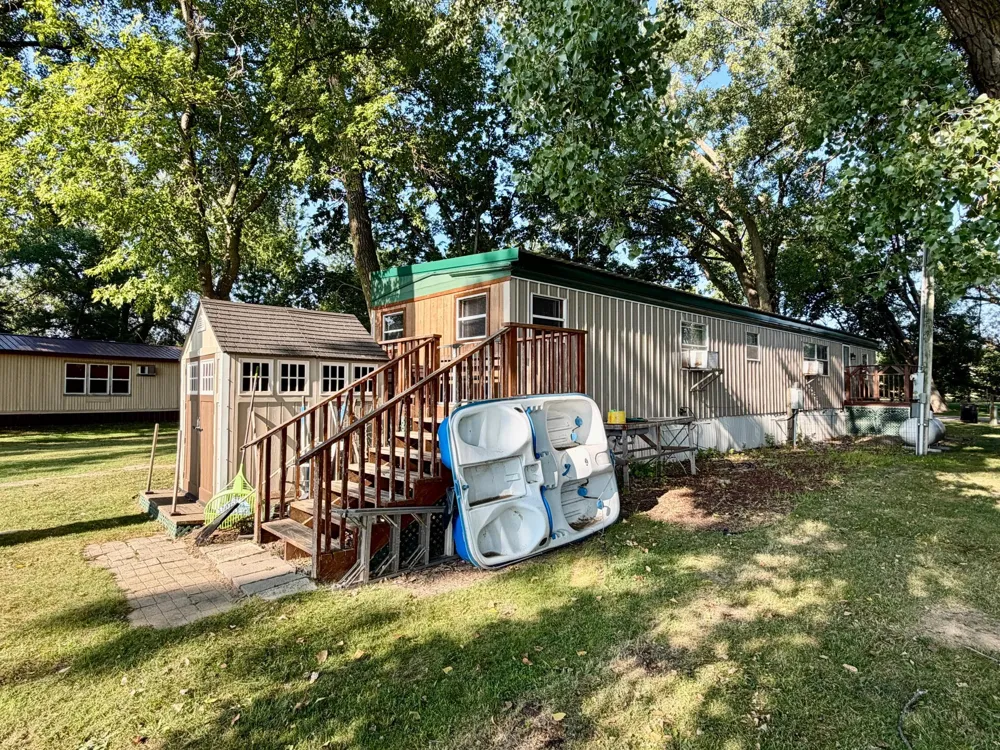 48470 Baileys Bay Road Big Stone City, SD 57216