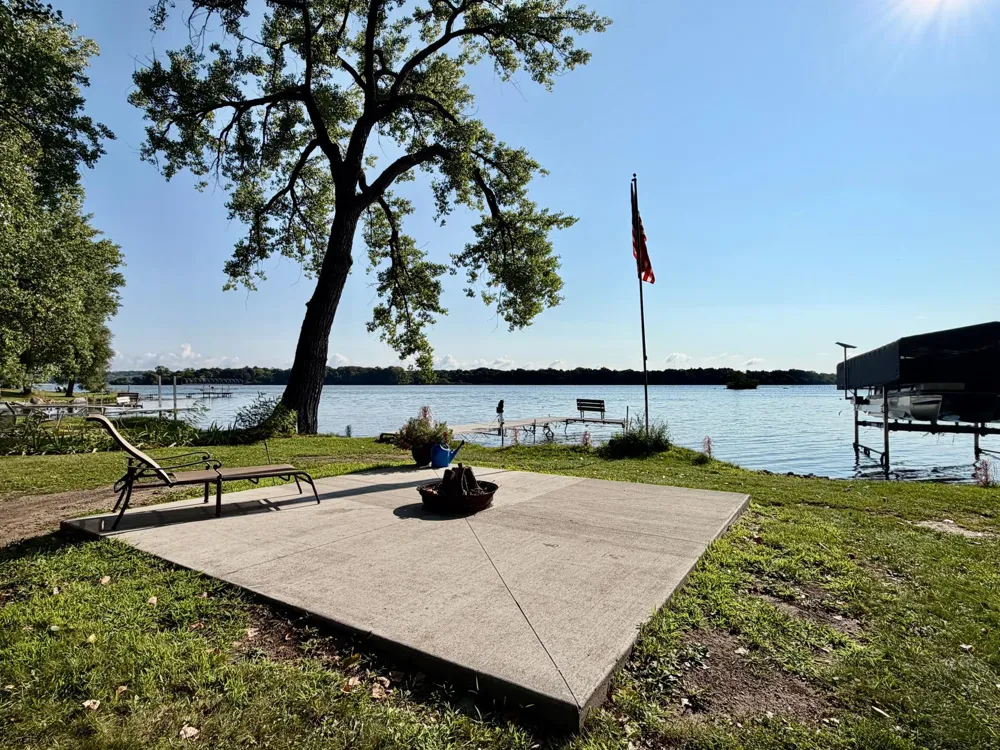 48470 Baileys Bay Road Big Stone City, SD 57216