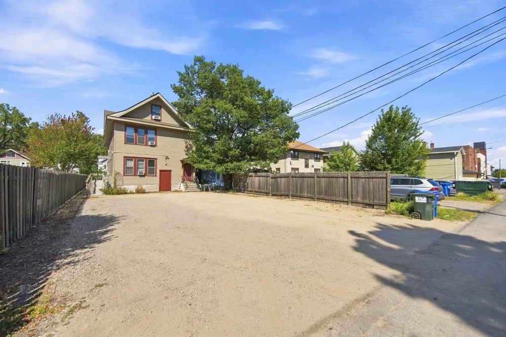 1208 Grand Avenue Saint Paul, MN 55105