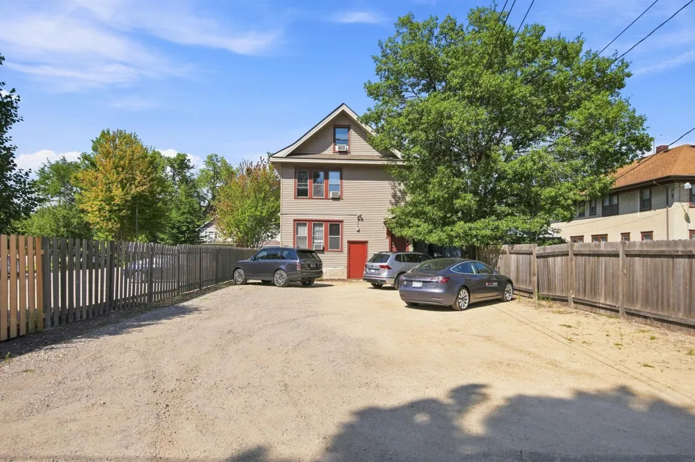 1208 Grand Avenue Saint Paul, MN 55105