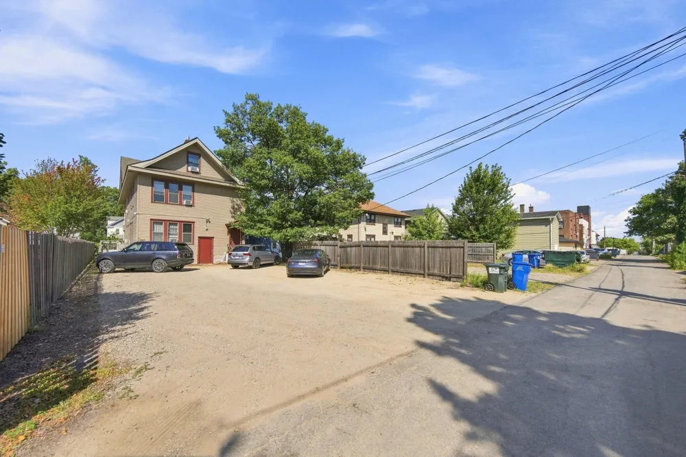 1208 Grand Avenue Saint Paul, MN 55105