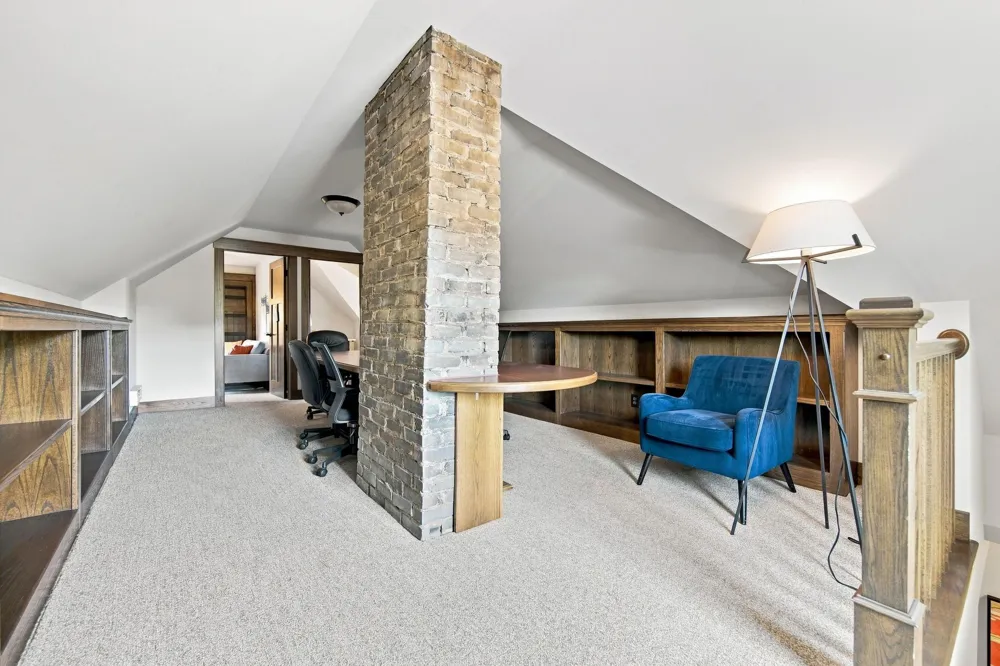 1208 Grand Avenue Saint Paul, MN 55105