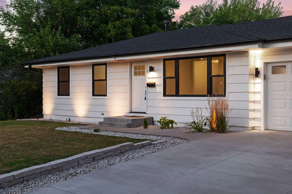 8209 Goodrich Road Bloomington, MN 55437