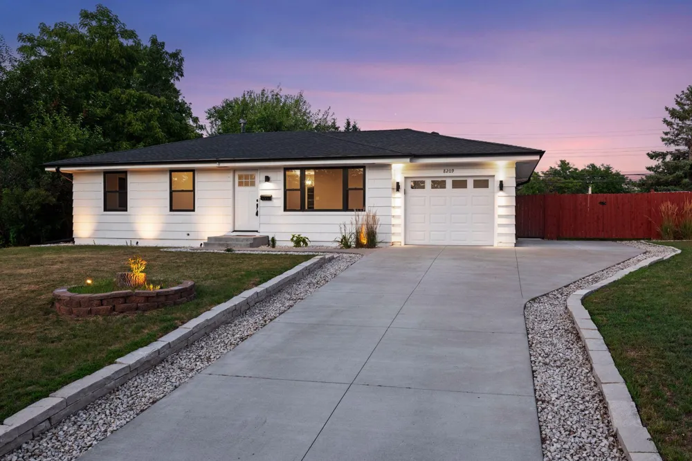 8209 Goodrich Road Bloomington, MN 55437