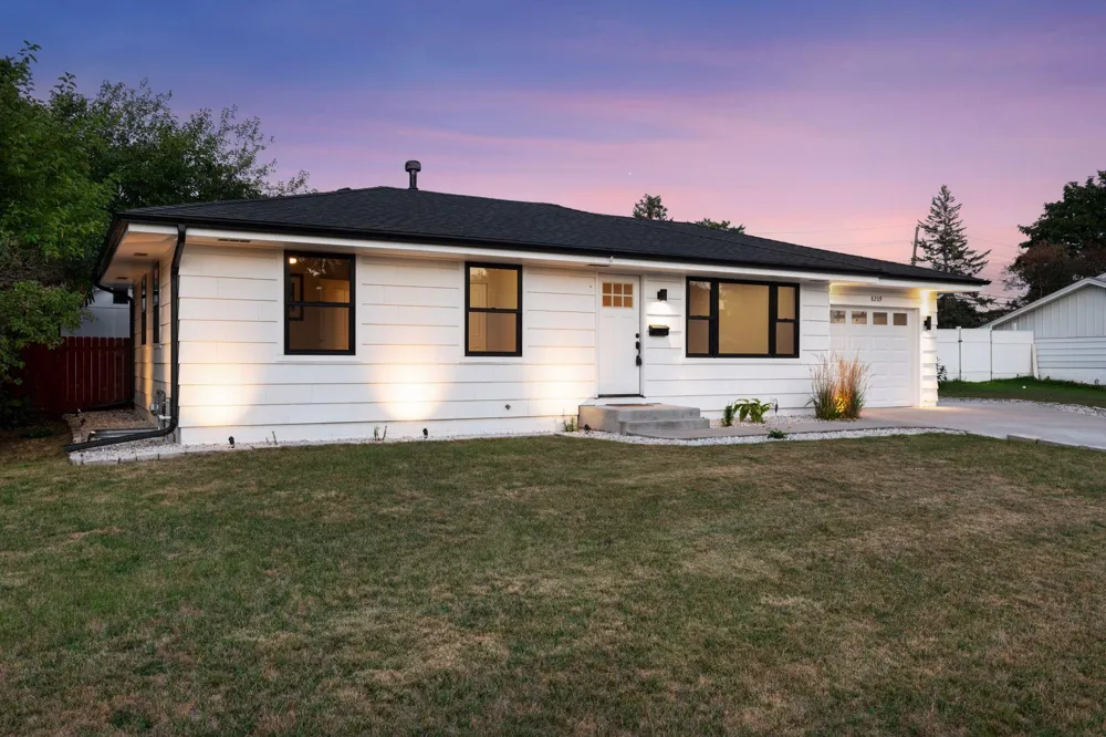 8209 Goodrich Road Bloomington, MN 55437