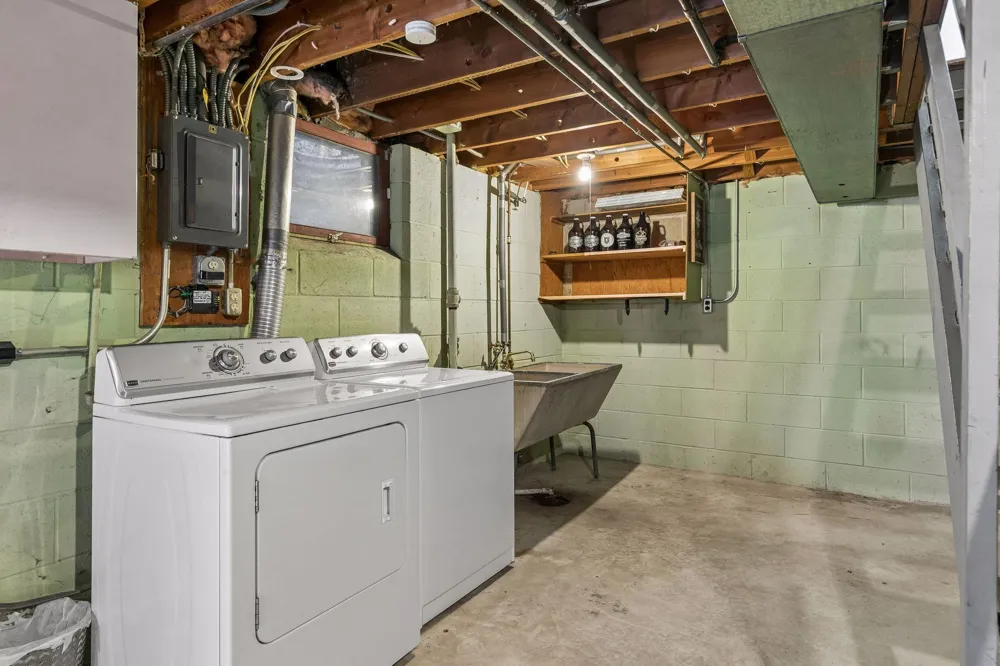 8209 Goodrich Road Bloomington, MN 55437