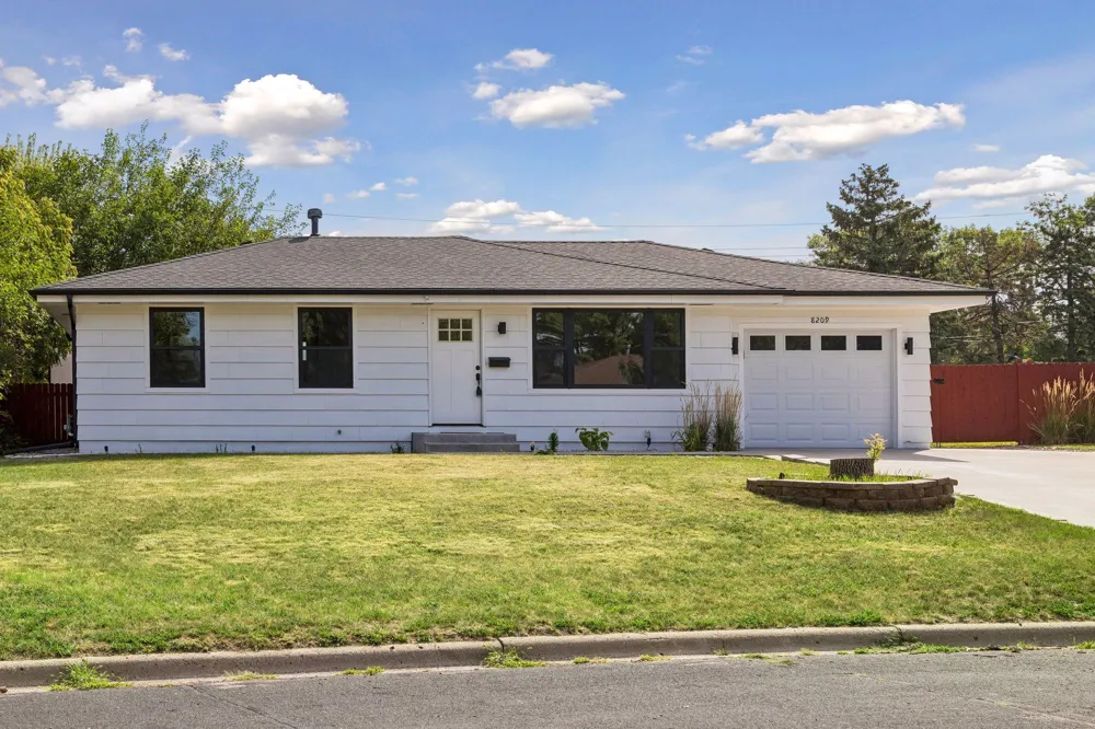 8209 Goodrich Road Bloomington, MN 55437