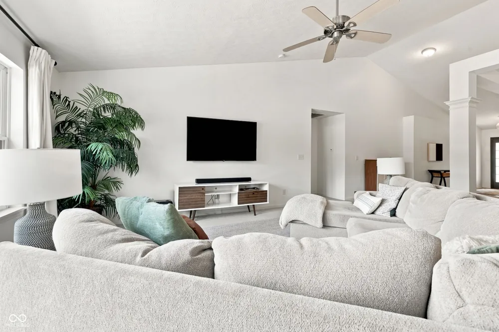 8194 Sedge Grass Road Noblesville, IN 46060