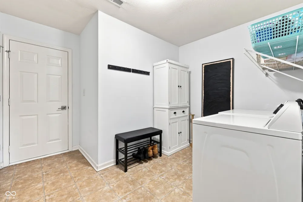 8194 Sedge Grass Road Noblesville, IN 46060