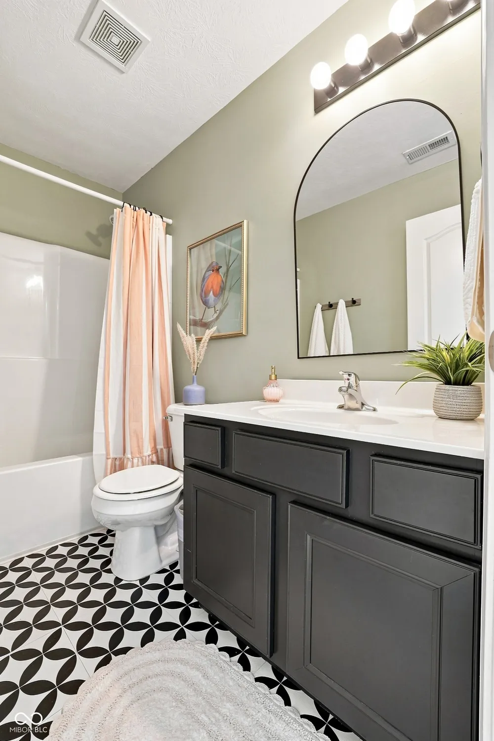 8194 Sedge Grass Road Noblesville, IN 46060