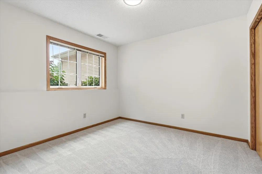 10605 44th Avenue #E Plymouth, MN 55442
