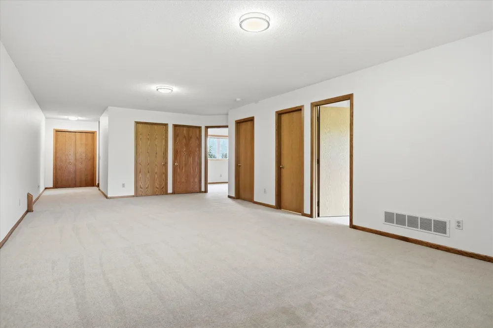 10605 44th Avenue #E Plymouth, MN 55442