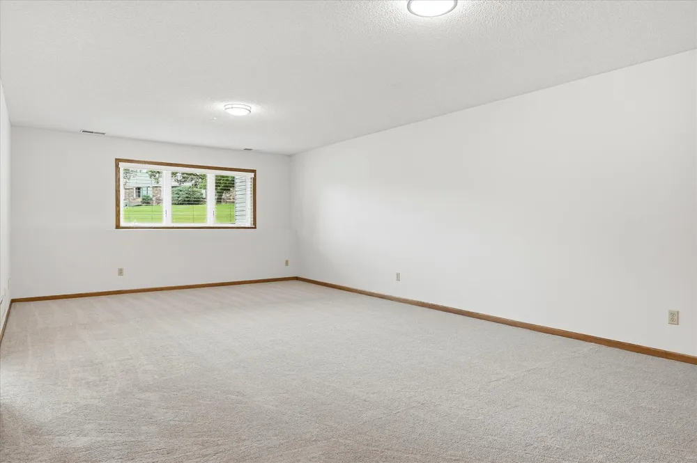 10605 44th Avenue #E Plymouth, MN 55442