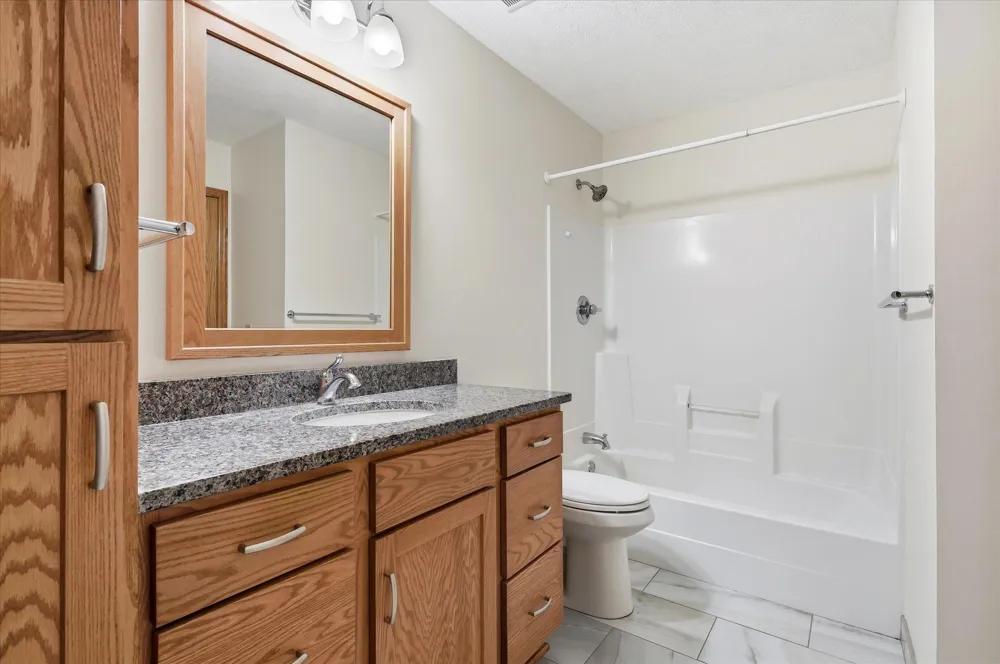 10605 44th Avenue #E Plymouth, MN 55442