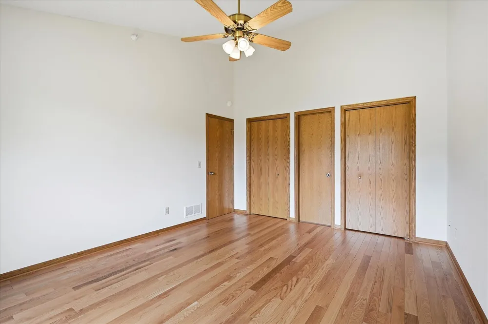 10605 44th Avenue #E Plymouth, MN 55442