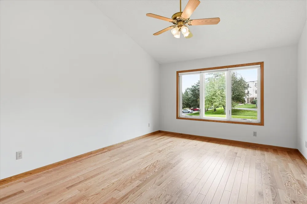 10605 44th Avenue #E Plymouth, MN 55442