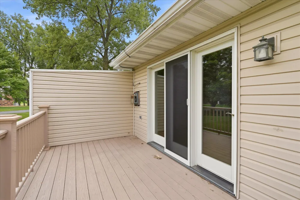 10605 44th Avenue #E Plymouth, MN 55442