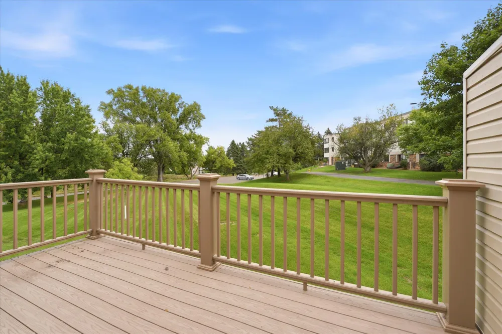 10605 44th Avenue #E Plymouth, MN 55442