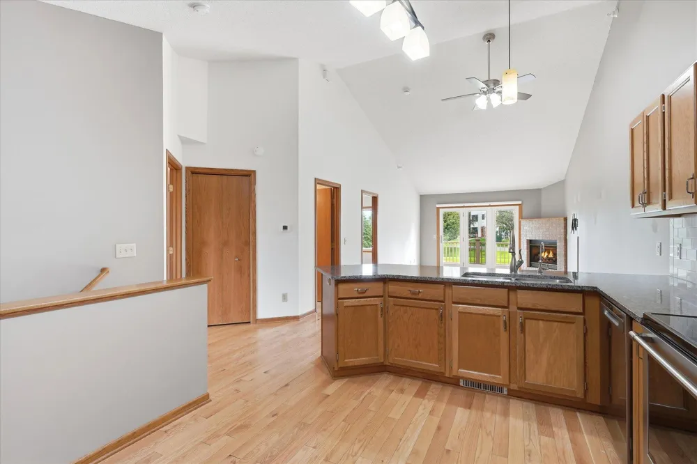 10605 44th Avenue #E Plymouth, MN 55442