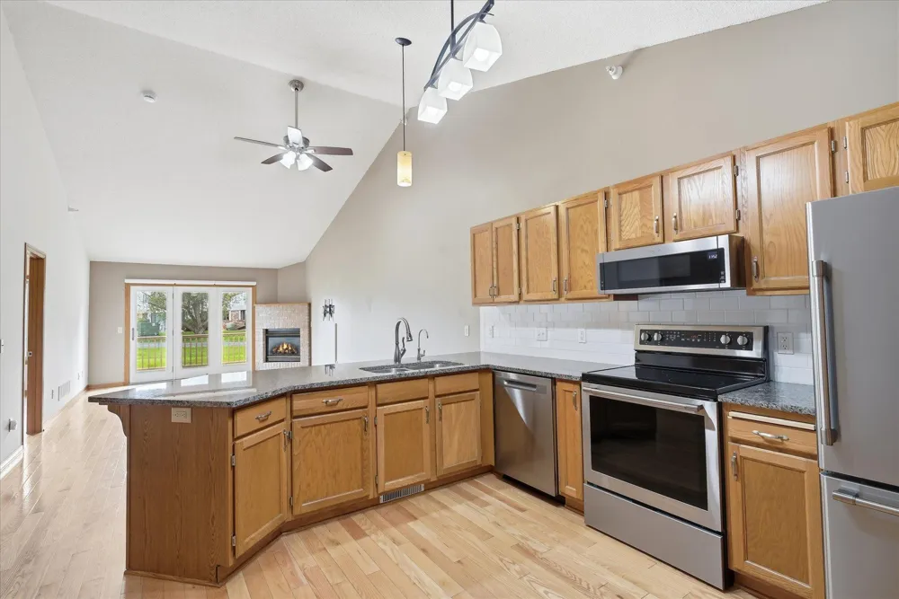 10605 44th Avenue #E Plymouth, MN 55442