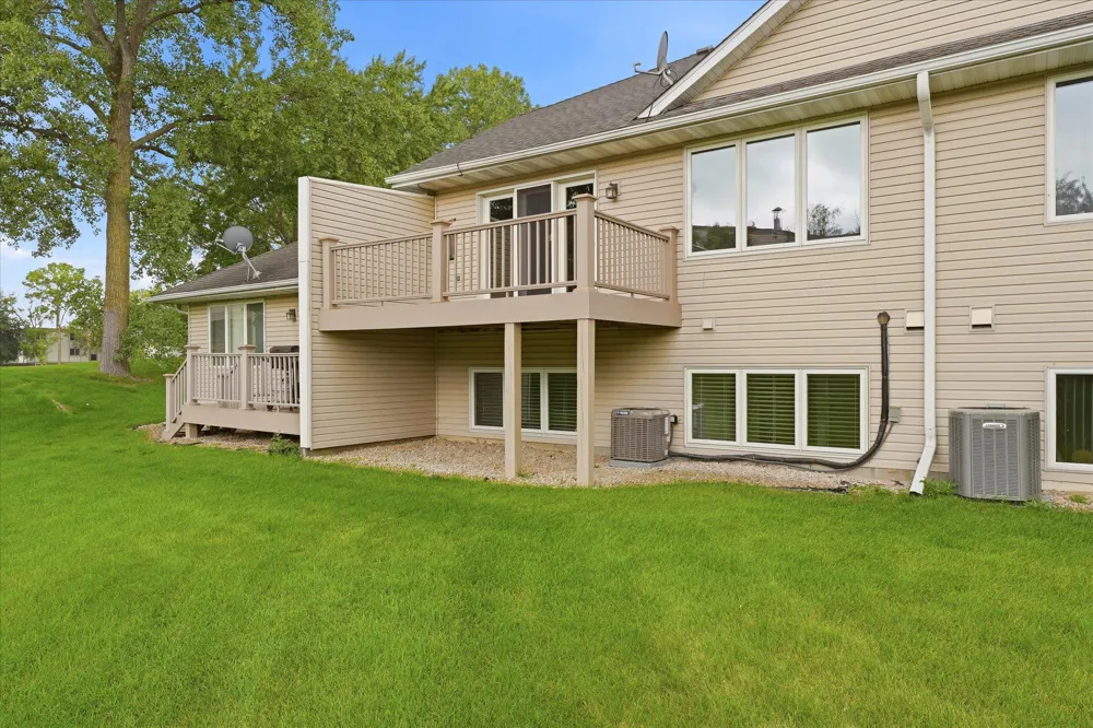 10605 44th Avenue #E Plymouth, MN 55442