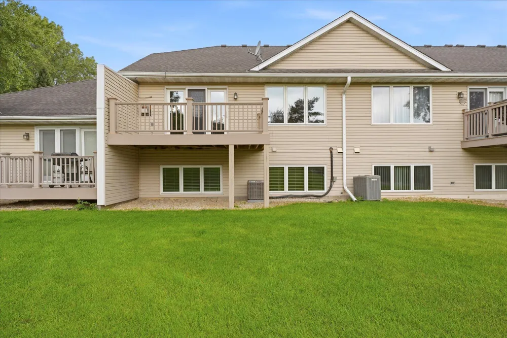 10605 44th Avenue #E Plymouth, MN 55442