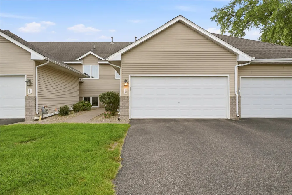 10605 44th Avenue #E Plymouth, MN 55442