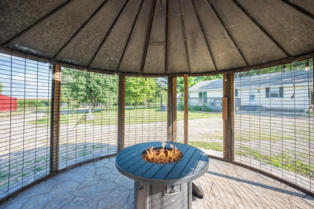 30452 390th Street Le Sueur, MN 56058