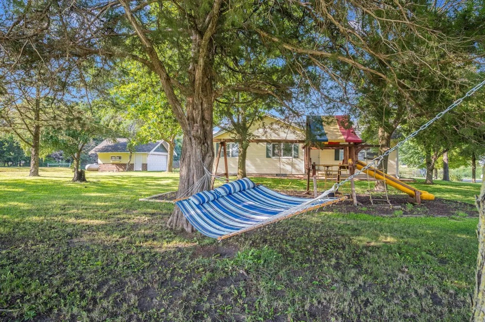 30452 390th Street Le Sueur, MN 56058