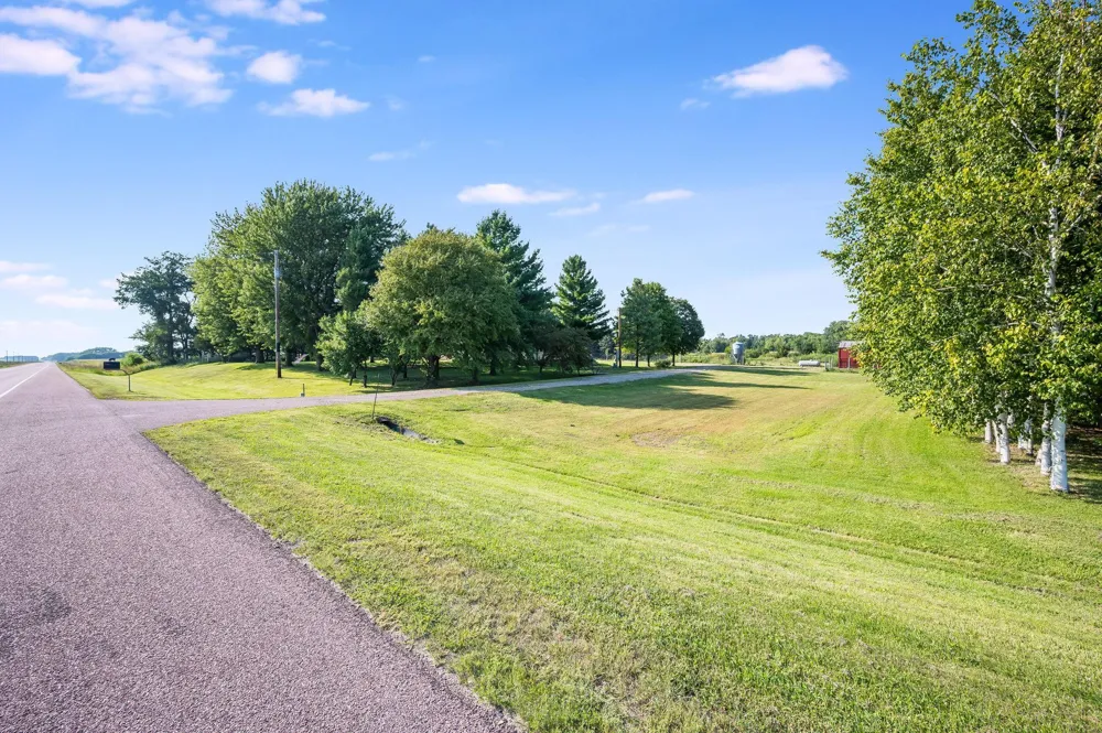 30452 390th Street Le Sueur, MN 56058