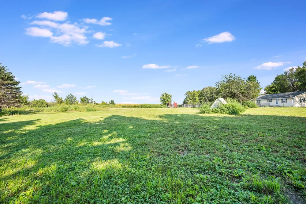 30452 390th Street Le Sueur, MN 56058