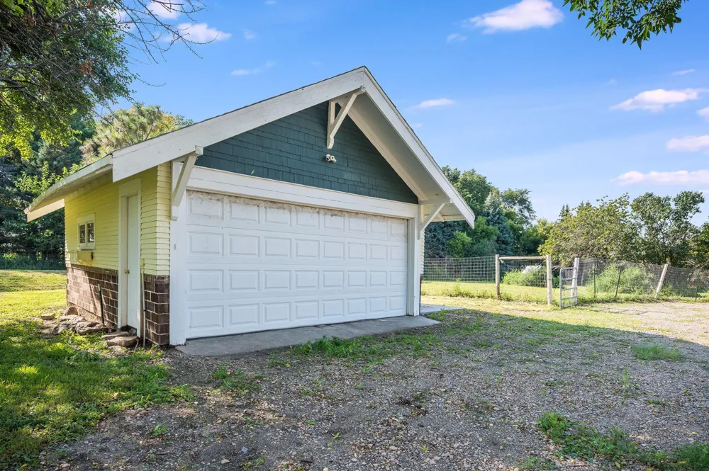 30452 390th Street Le Sueur, MN 56058