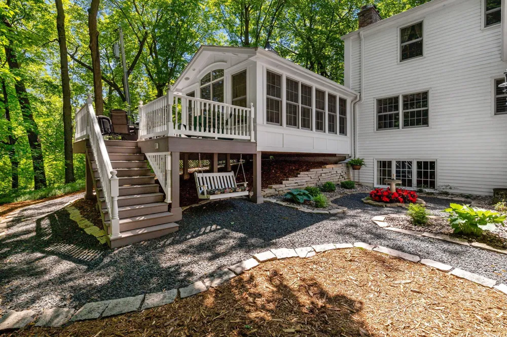 1330 Urbandale Lane Plymouth, MN 55447
